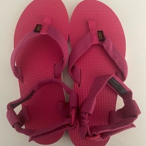 Teva sandal hot pink size 10 NWOT